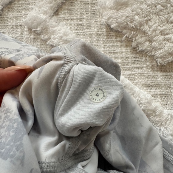 lululemon athletica Gray Patterned Leggings - Picture 4 of 4